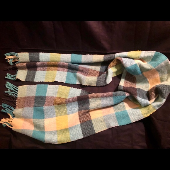Women’s GAP Scarf - Picture 4 of 8